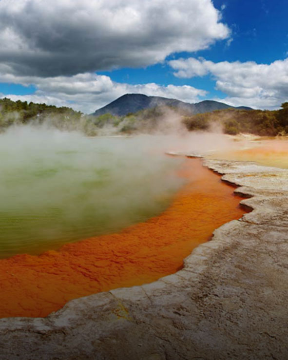 Experience Rotorua and Taupo with Bookme New Zealand&#39;s innovative activity and attraction booking site.  Find activity deals and last minute discounts on geothermal attractions, rafting, jet boating, parasailing, Waitomo Caving adventures, scenic flights and more.